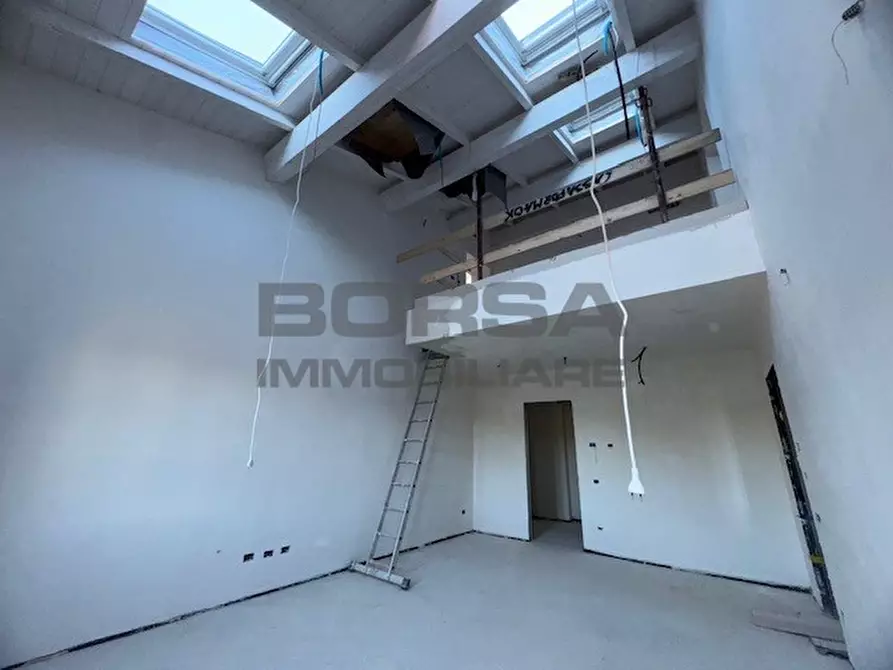 Immagine 2 di Pentalocale in vendita  in Via Ombrosa 8 a Livorno