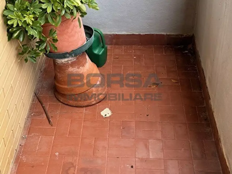 Immagine 5 di Pentalocale in vendita  in Via degli Scarronzoni 5 a Livorno