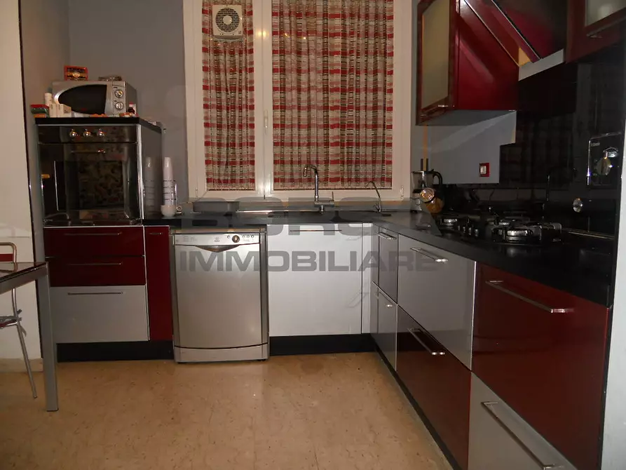 Immagine 15 di Appartamento in vendita  in Via Toti a Livorno