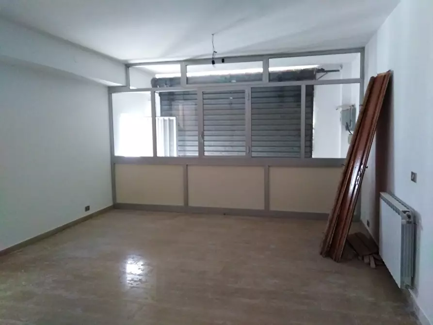 Immagine 10 di Ufficio in affitto  a Ragusa