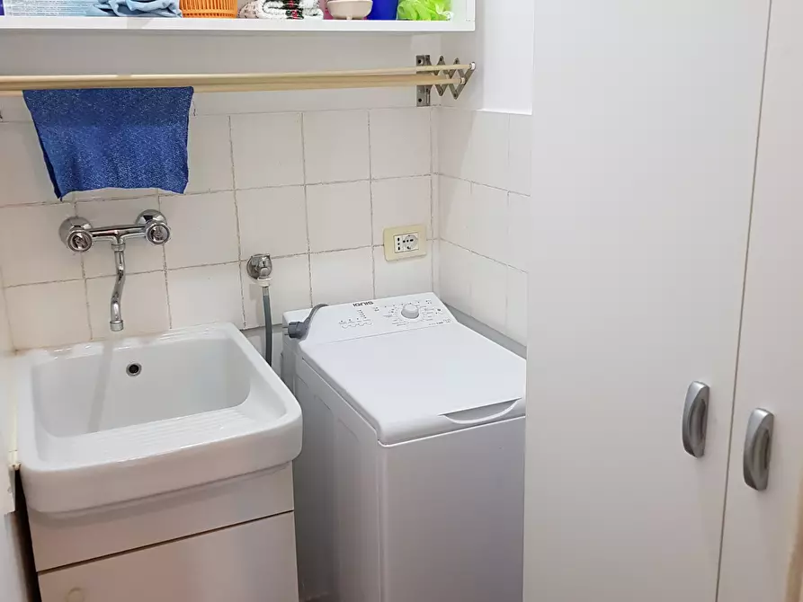 Immagine 10 di Bilocale in affitto  a Ragusa