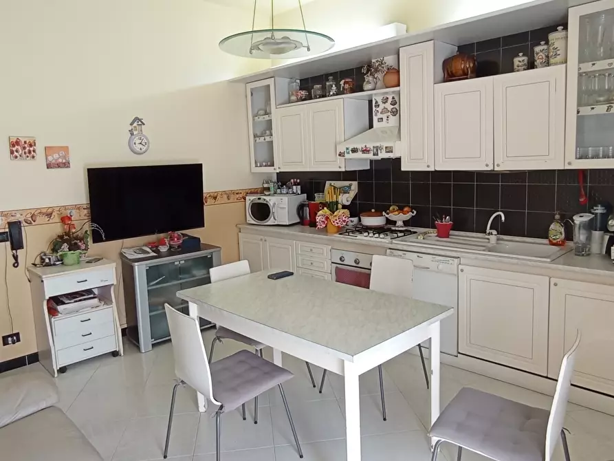 Immagine 6 di Pentalocale in vendita  a Ragusa