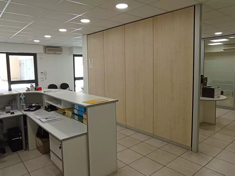 Immagine 4 di Ufficio in vendita  a Ragusa