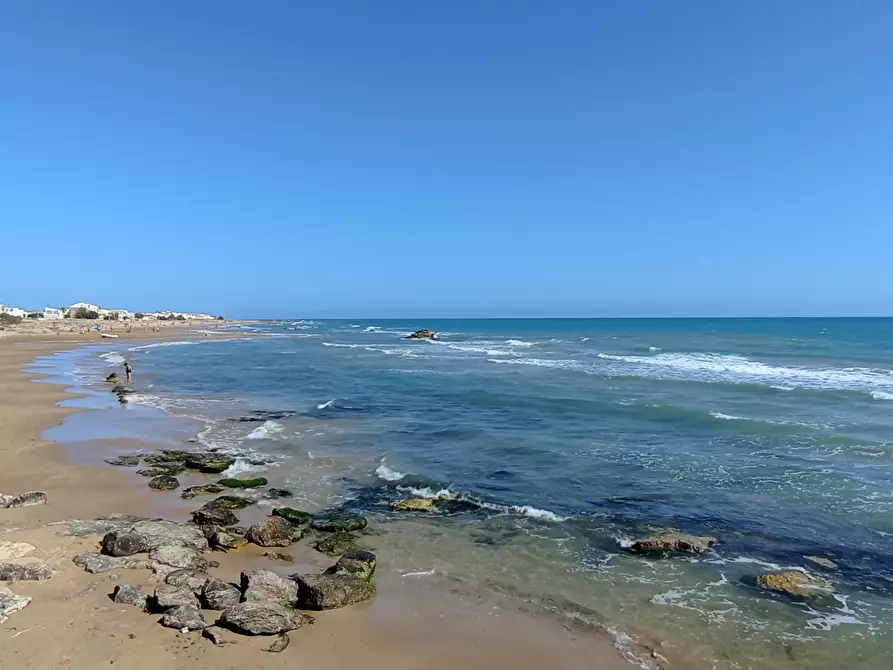 Immagine 18 di Pentalocale in vendita  a Scicli