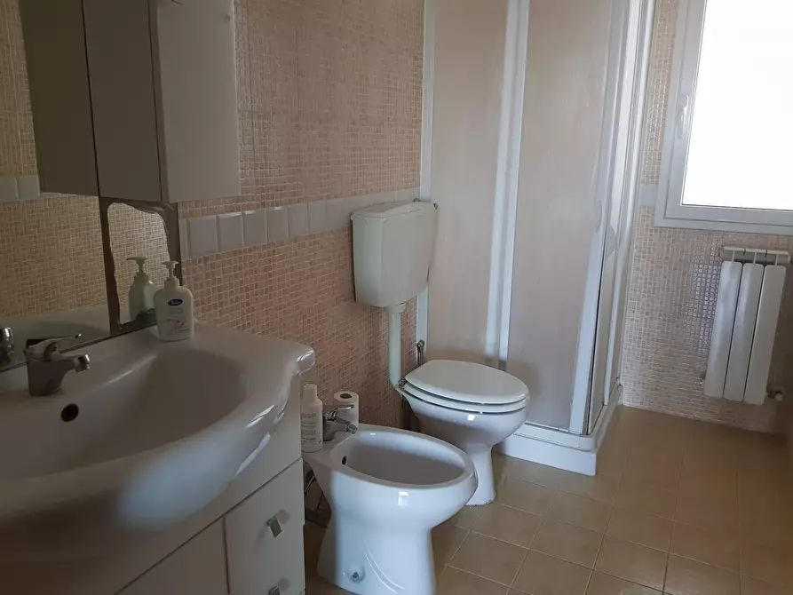 Immagine 14 di Trilocale in affitto  a Ragusa