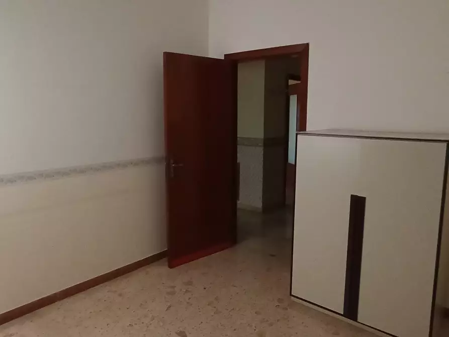 Immagine 11 di Pentalocale in vendita  a Ragusa