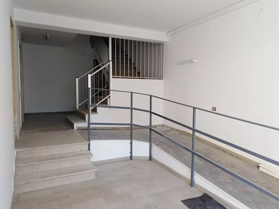 Immagine 17 di Ufficio in affitto  a Ragusa