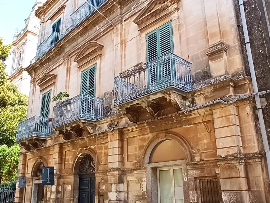 Immagine 38 di Casa indipendente in vendita  a Ragusa