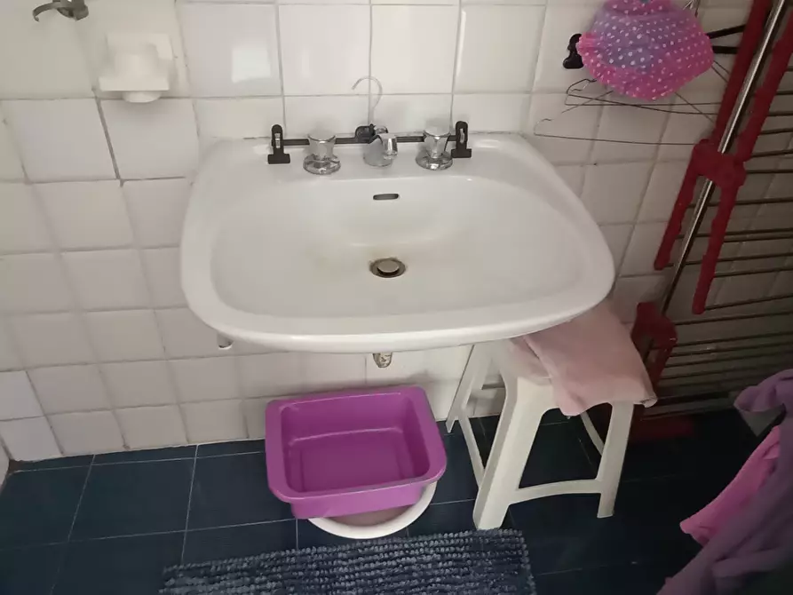 Immagine 16 di Pentalocale in vendita  a Ragusa