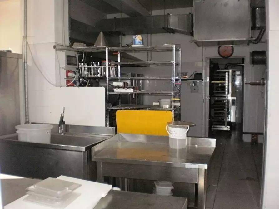 Immagine 12 di Bar / Ristorante in affitto  a Ragusa