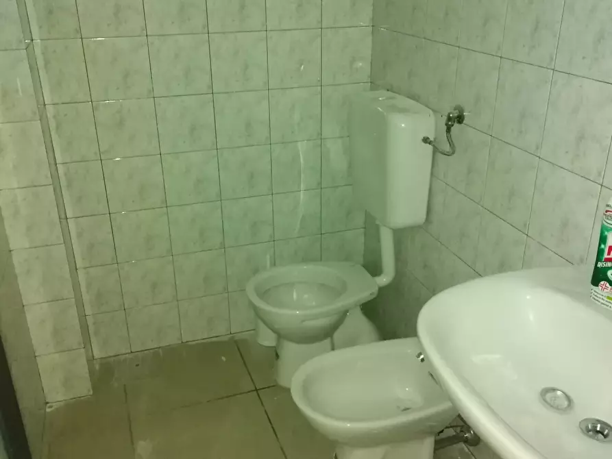 Immagine 9 di Locale commerciale in affitto  a Ragusa