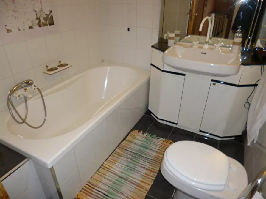 Immagine 12 di Quadrilocale in affitto  a Ragusa