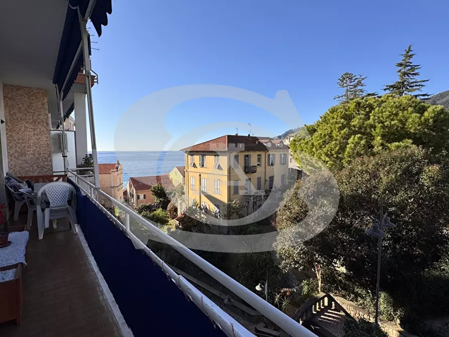 Immagine 16 di Trilocale in vendita  in Corso Regina Margherita 39 a Ospedaletti