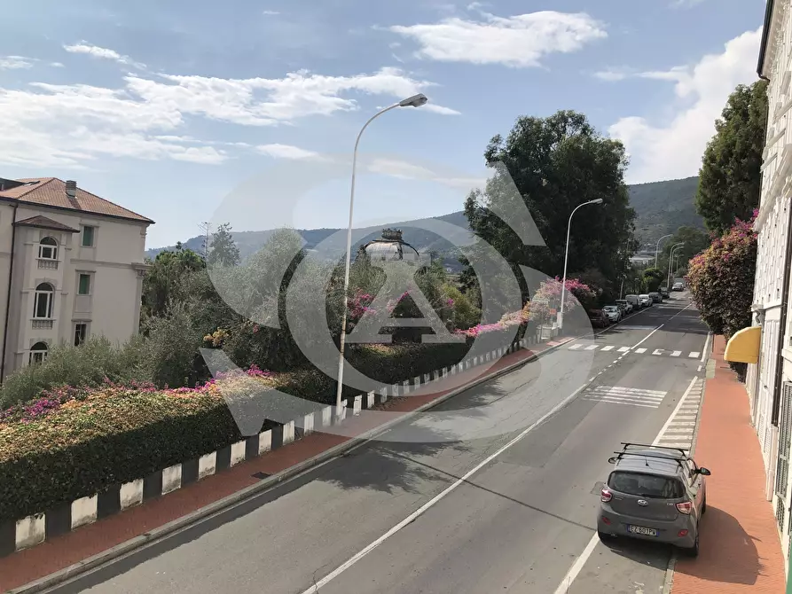 Immagine 29 di Bilocale in affitto  in Via Cavour 36 a Ospedaletti