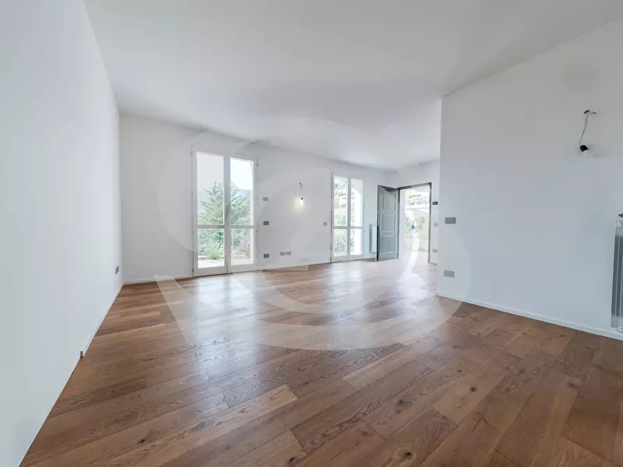 Immagine 1 di Quadrilocale in vendita  in Via degli Anemoni s.n.c. a Ospedaletti