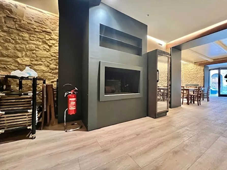 Immagine 36 di Locale commerciale in vendita  a Bertinoro