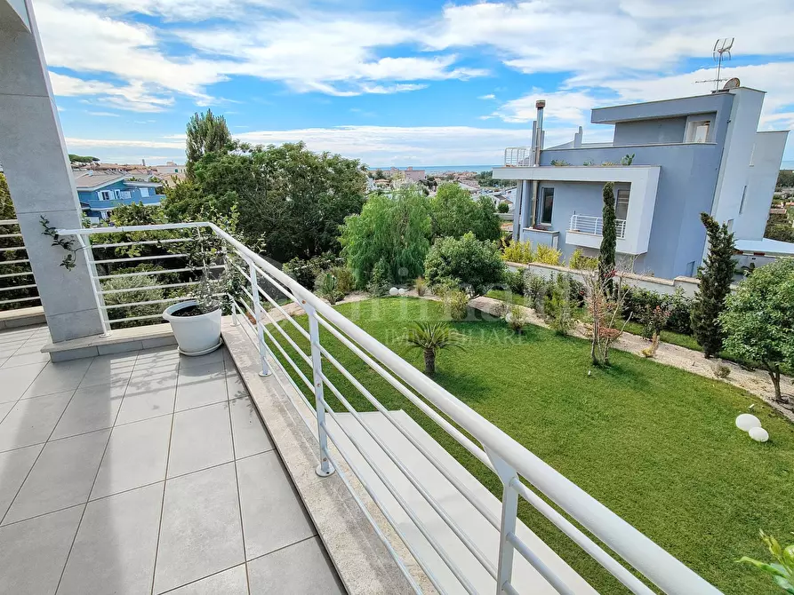 Immagine 34 di Villa in vendita  a Anzio