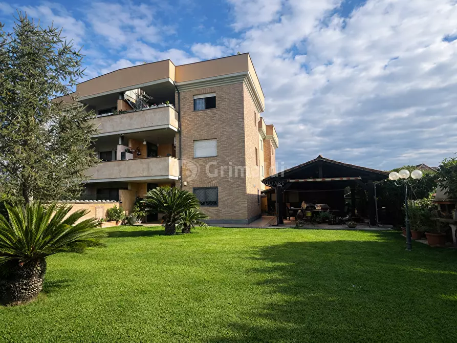 Immagine 1 di Trilocale in vendita  in Via di Cavallo Morto 57 a Nettuno