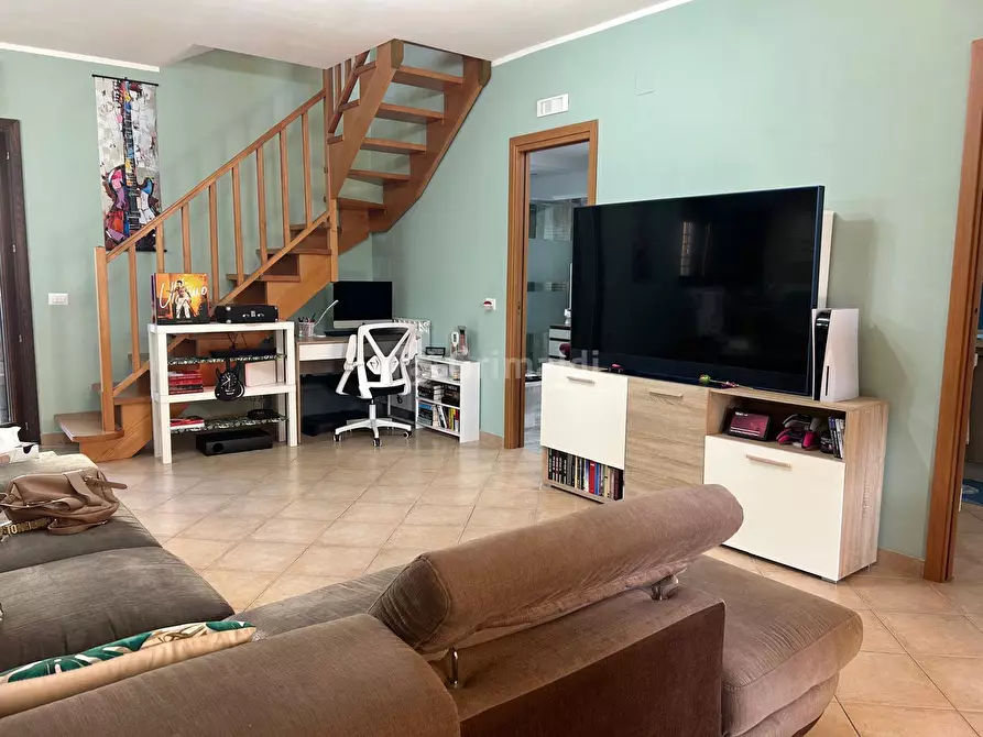 Immagine 8 di Casa bifamiliare in vendita  in Via Lago di Carezza 13 a Nettuno