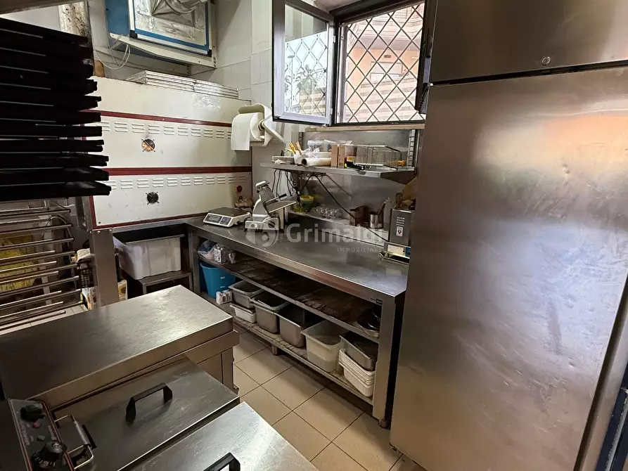 Immagine 7 di Locale commerciale in vendita  in Via Santa Maria 160 a Nettuno