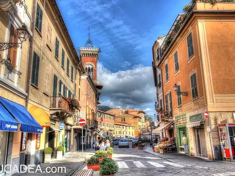 Immagine 1 di Appartamento in vendita  a Sestri Levante