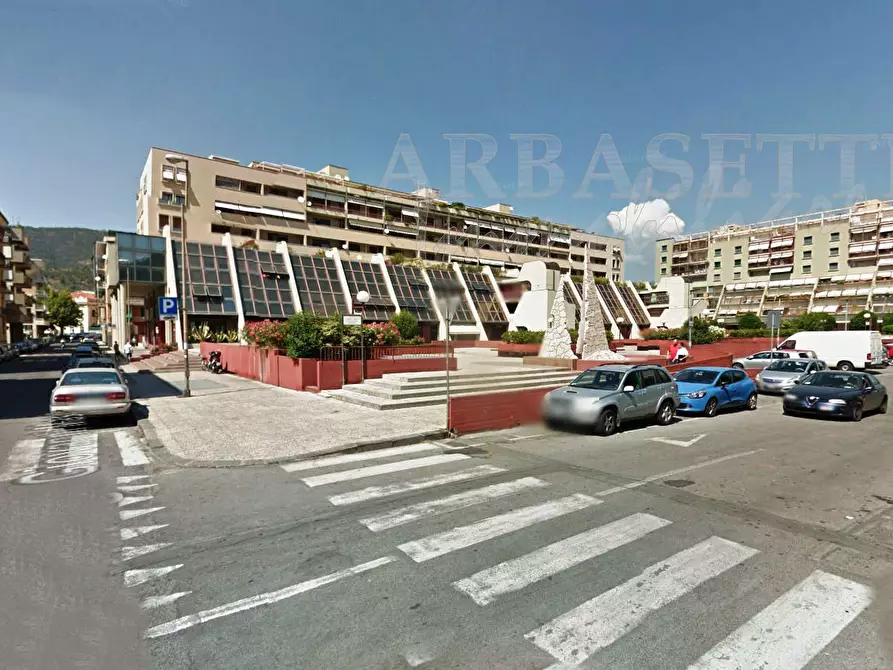 Immagine 3 di Locale commerciale in vendita  in Via Eraldo Fico 50 a Sestri Levante