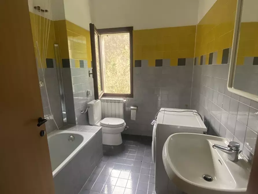 Immagine 11 di Quadrilocale in vendita  in Località Crovarola 42 a Sesta Godano