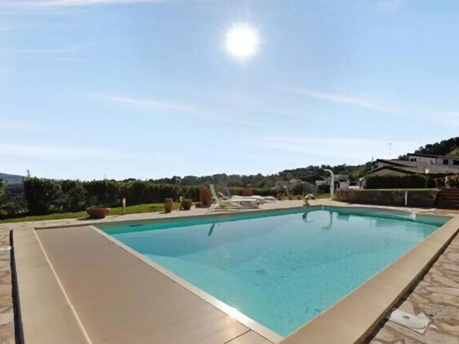 Immagine 6 di Villa in affitto  a Livorno