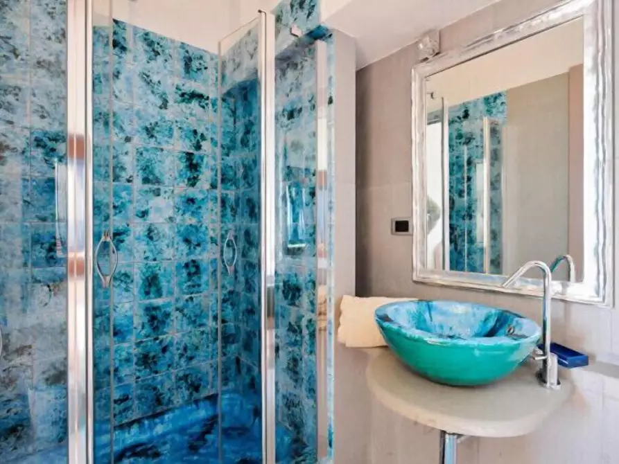 Immagine 29 di Villa in affitto  a Livorno