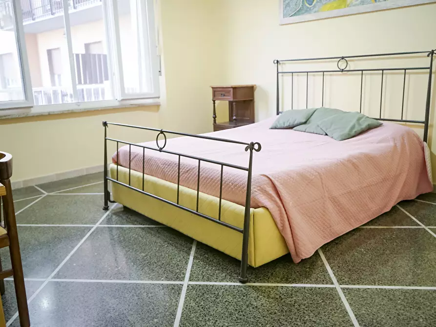 Immagine 11 di Pentalocale in vendita  a Livorno