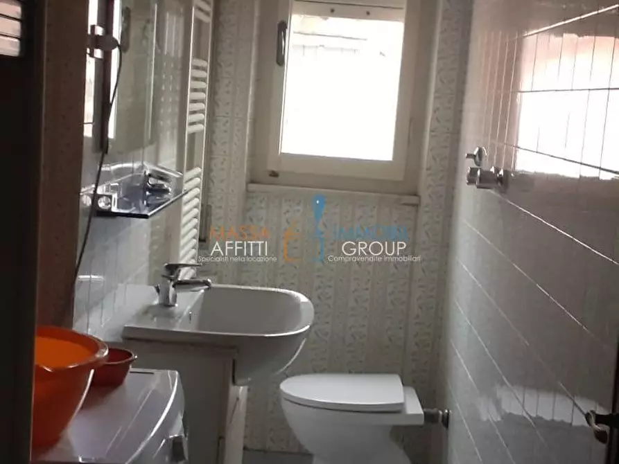 Immagine 7 di Appartamento in vendita  in Viale XX Settembre 98 a Carrara