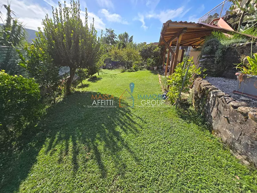 Immagine 4 di Casa indipendente in vendita  in Via Villaggio Castagnara 269 a Massa