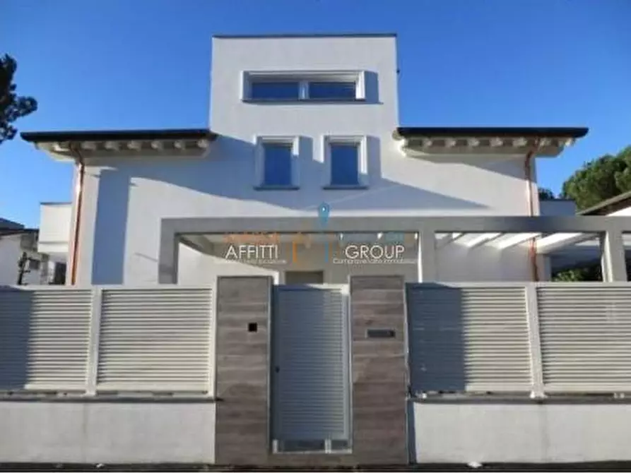 Immagine 78 di Villa in vendita  in Via XX Settembre 14 a Montignoso