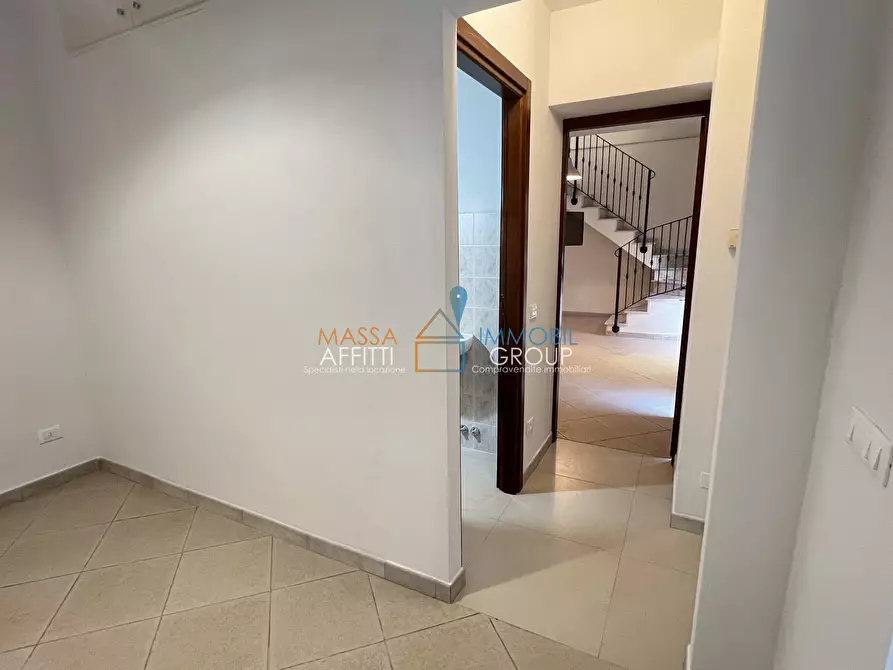 Immagine 12 di Trilocale in vendita  in Viale Giacomo Puccini 4 a Massa