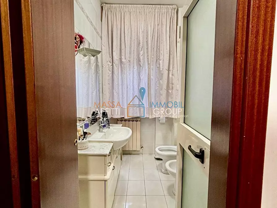 Immagine 27 di Quadrilocale in vendita  in Via G. Carducci 26 a Massa