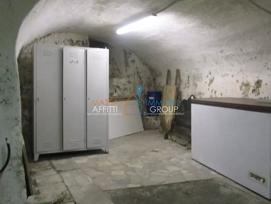 Immagine 11 di Locale commerciale in affitto  in Piazza Duomo 3 a Massa