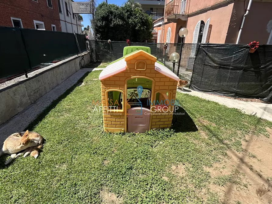 Immagine 21 di Casa indipendente in vendita  in Viale Stazione 45 a Massa