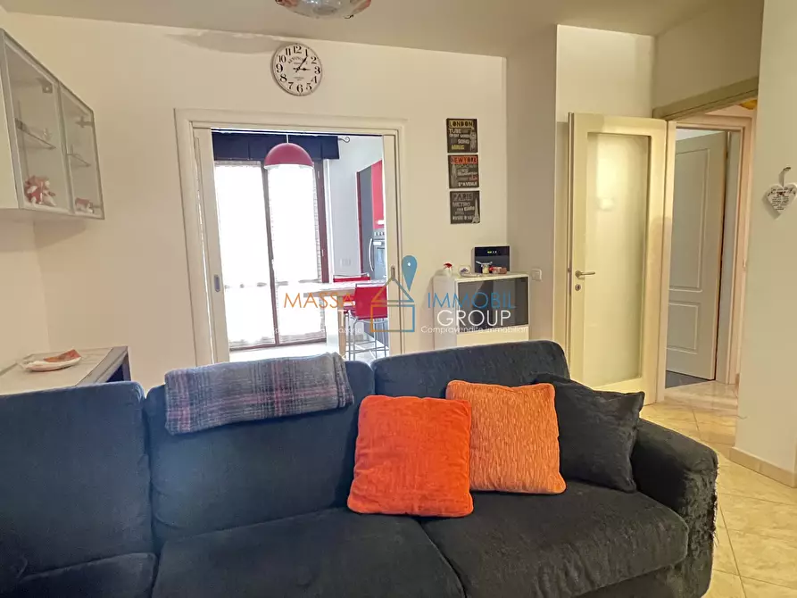 Immagine 2 di Pentalocale in vendita  in Via Flavio Torello Baracchini 29 a Massa