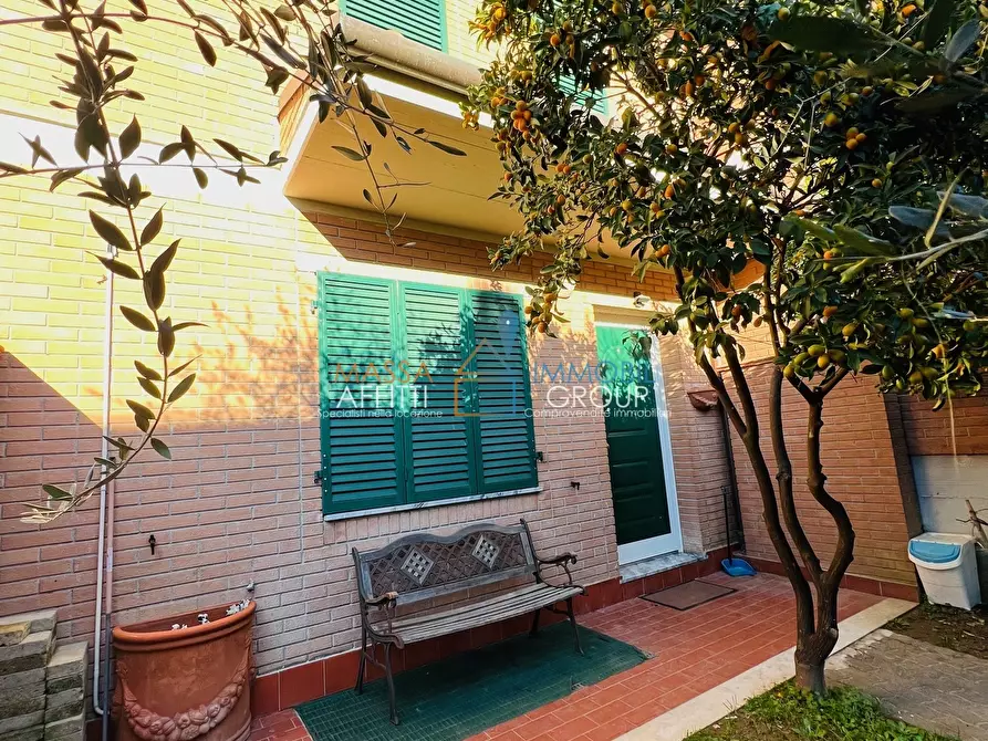 Immagine 2 di Villetta a schiera in vendita  in Via Due Madonne 32 a Massa