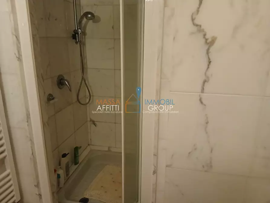 Immagine 11 di Quadrilocale in vendita  in Via XXVII Aprile 6 a Massa