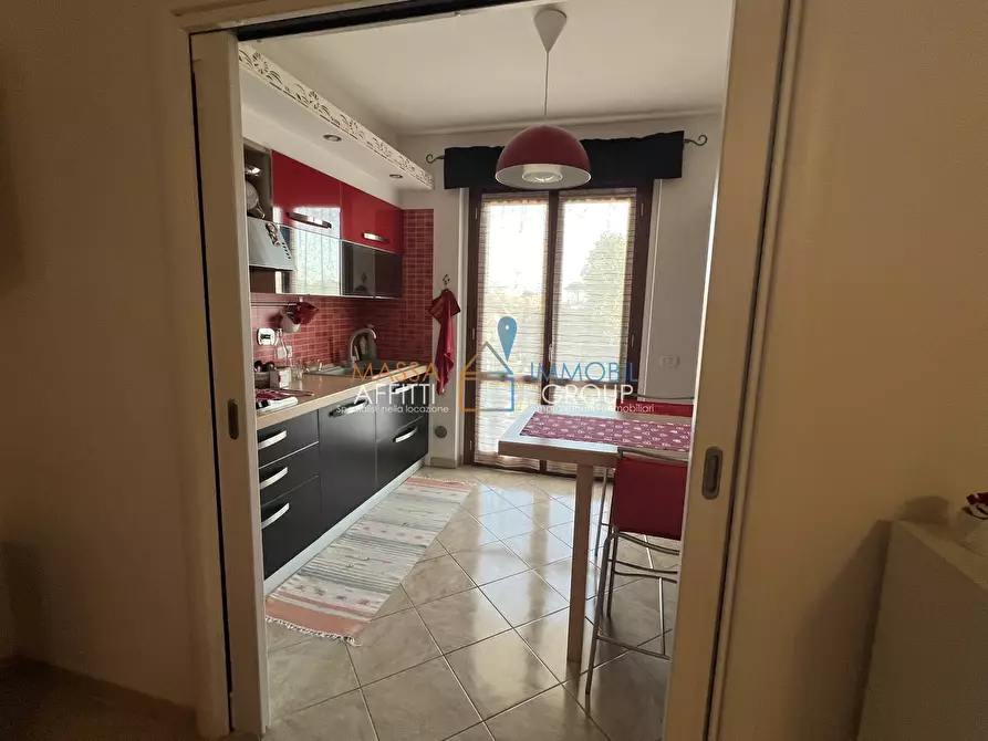 Immagine 5 di Pentalocale in vendita  in Via Flavio Torello Baracchini 29 a Massa