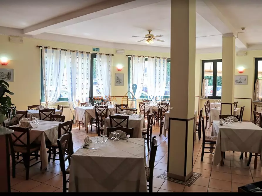 Immagine 4 di Bar / Ristorante in affitto  in Via Sottomonte 6 a Massa