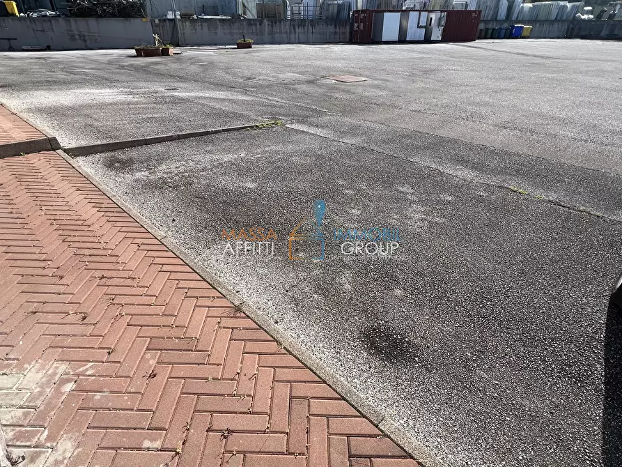 Immagine 5 di Attività artigianale in affitto  in Via Piedimonte 7 a Montignoso