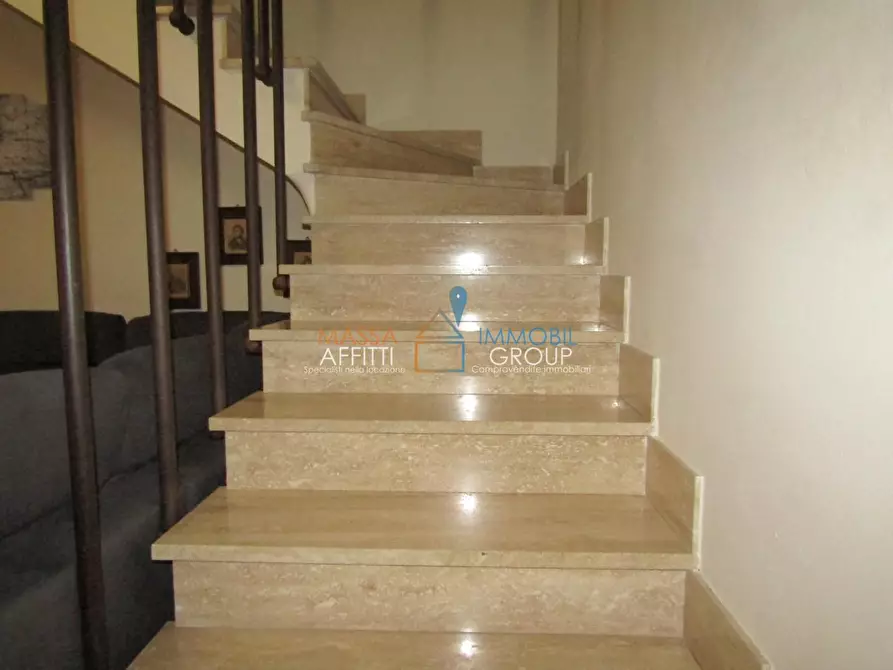 Immagine 17 di Porzione di casa in vendita  in Viale Domenico Zaccagna 6 a Carrara