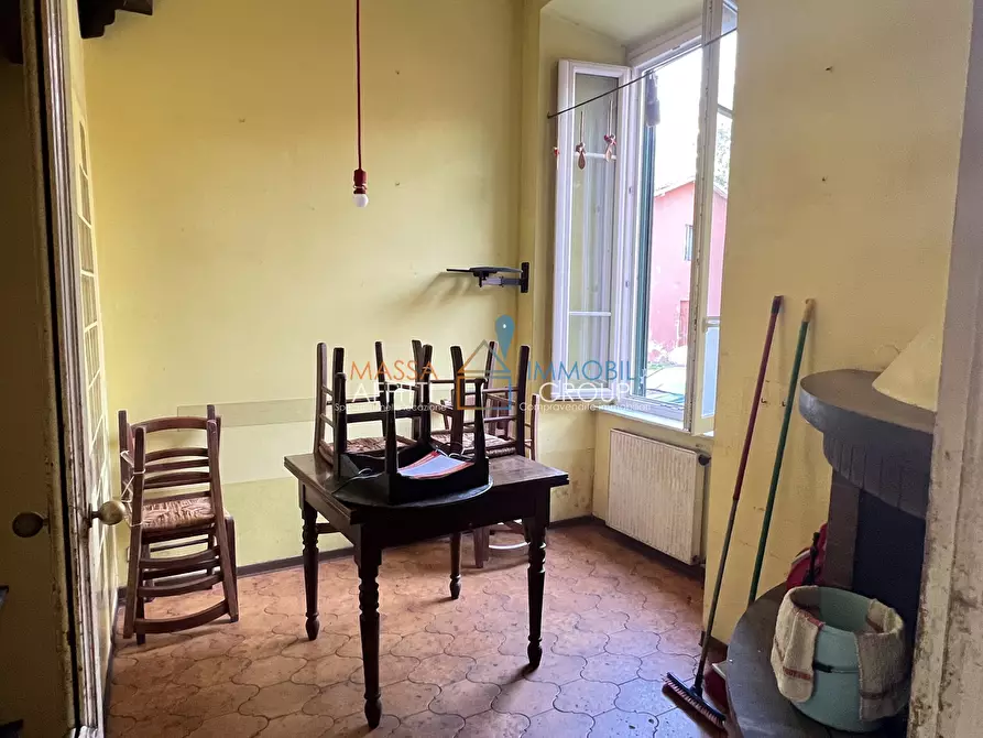 Immagine 1 di Pentalocale in vendita  in Via Benedetto Croce 11 a Massa