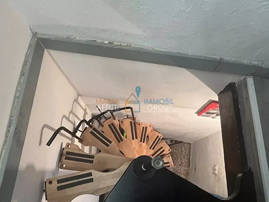 Immagine 11 di Porzione di casa in vendita  in Via Capaccola 3 a Massa