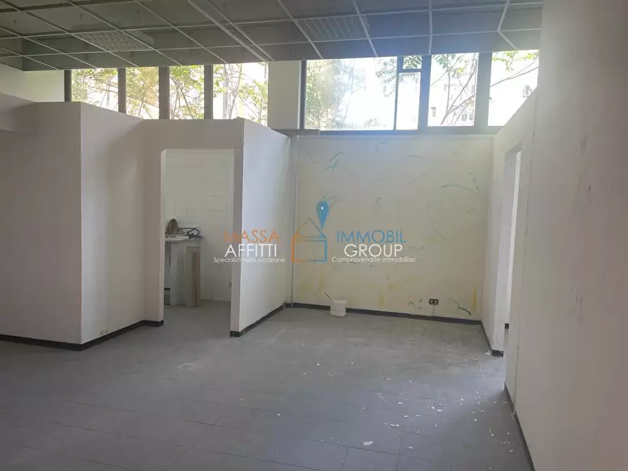Immagine 6 di Ufficio in vendita  in Via Aurelia Ovest 177 a Massa