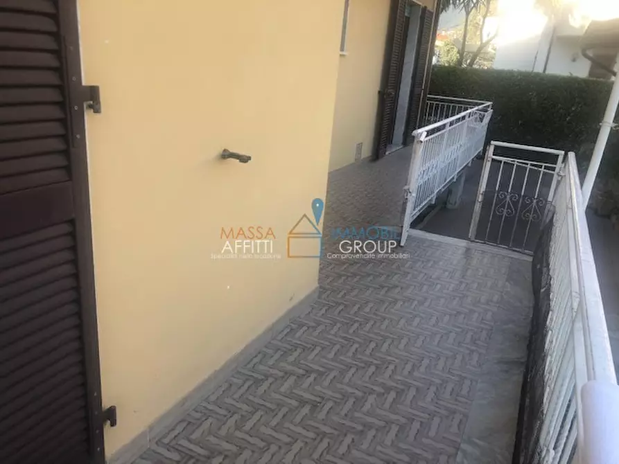 Immagine 10 di Villetta a schiera in vendita  in Via Puliche 308 a Massa