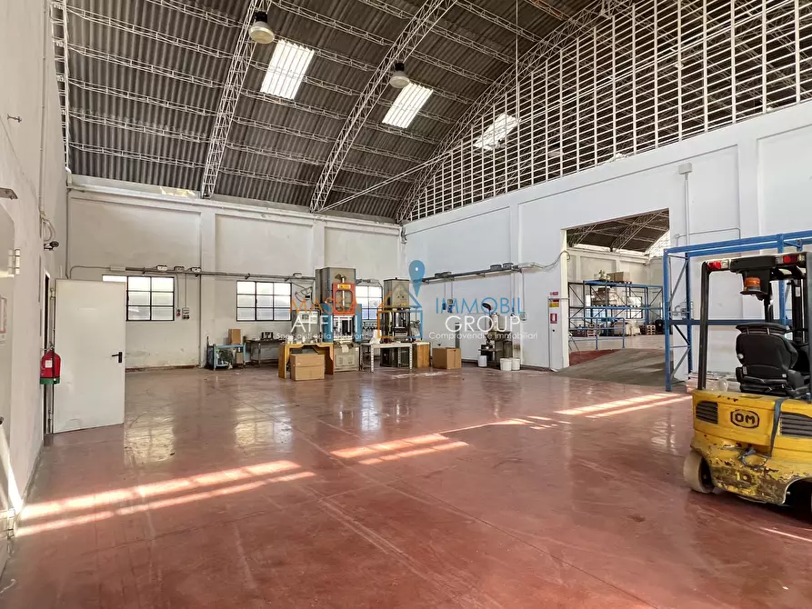 Immagine 11 di Attività artigianale in vendita  in Via Piedimonte 7 a Montignoso