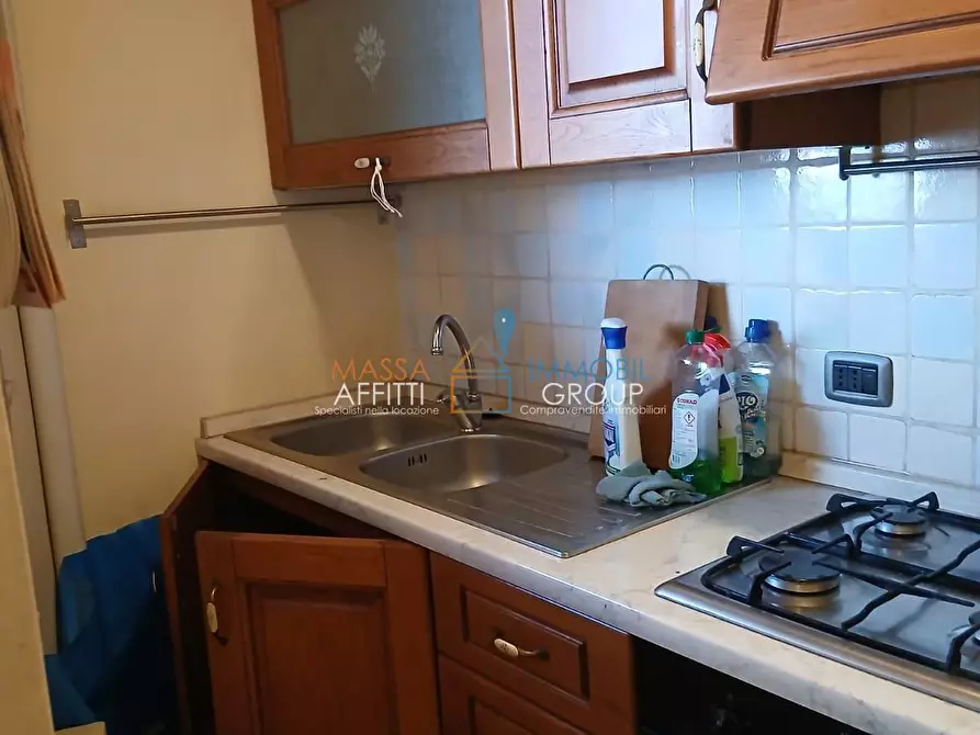 Immagine 3 di Quadrilocale in vendita  in Via XXVII Aprile 6 a Massa